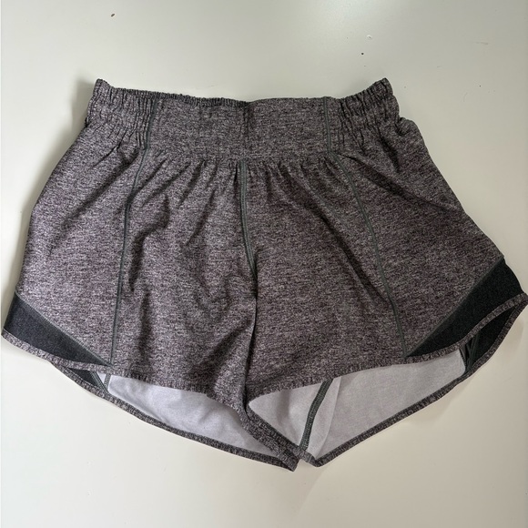 Lululemon Hotty Hot Charcoal Shorts 4” - Picture 1 of 4
